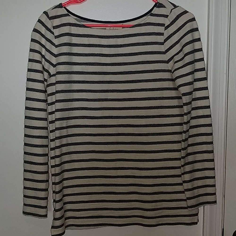White and blue striped long sleeve